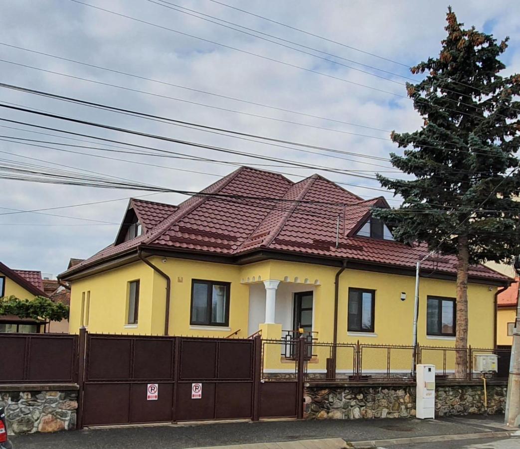 Yellow House Sibiu Extérieur photo